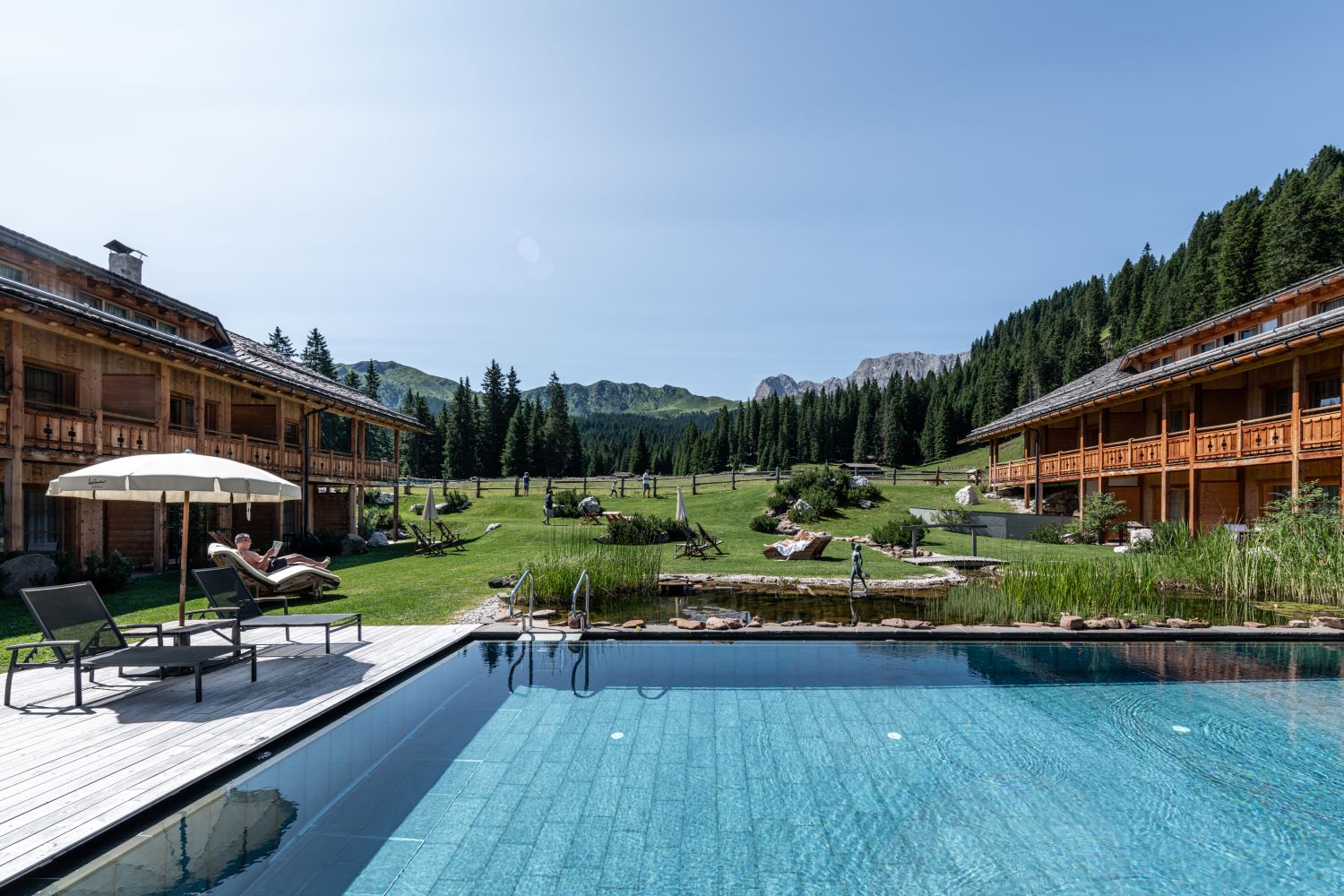 È IL MOMENTO DI DARE IL BENVENUTO ALL'ESTATE…. AL TIRLER DOLOMITES LIVING HOTEL.. ALPE DI SIUSI